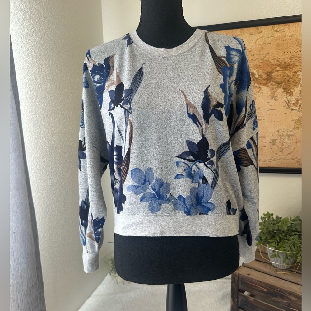 Zyia Active floral pullover sweatshirt small
